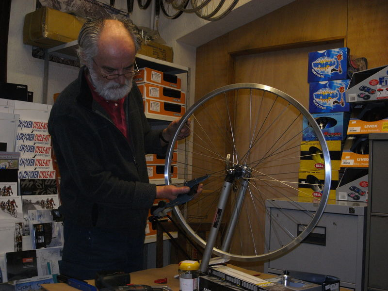 hand built touring wheels
