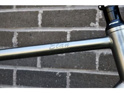 SPA CYCLES Elan Ti Gravel 52cm  click to zoom image