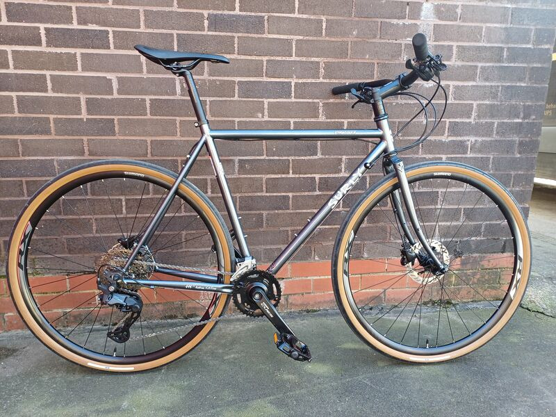 SURLY Surly Straggler Flat Bar (10spd Shimano CUES) 54cm click to zoom image